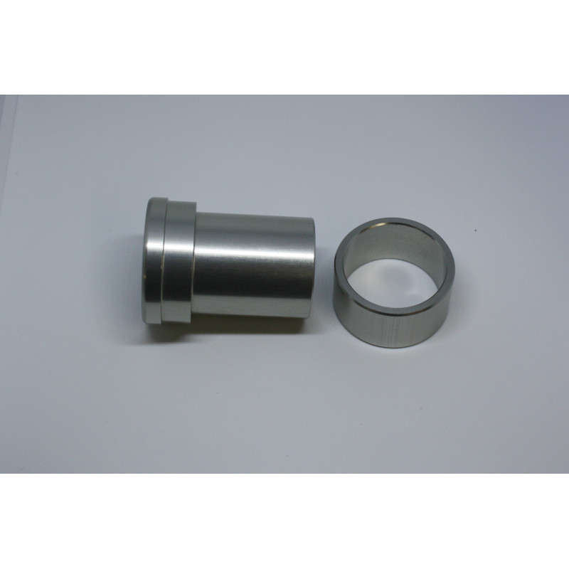 Fast Frank Racing 17-19 Suzuki GSX-R1000 Rear Wheel Quick Change Axle with Lightech Adjusters Fast Frank Racing 17-19 Suzuki GSX-R1000 Rear Wheel Quick Change Axle with Lightech Adjusters