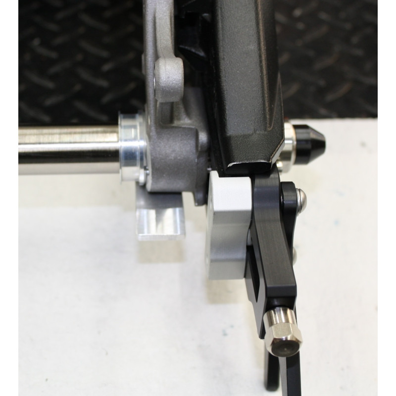 Fast Frank Racing 11-18 Suzuki GSX-R 600 / 750 "Daytona 200" Rear Quick Change Axle Kit