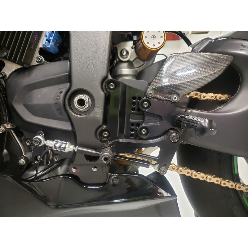 Graves Motorsports WORKS Adjustable Rearsets Kit - Kawasaki ZX-6R (2019-2023) Graves Motorsports WORKS Adjustable Rearsets Kit - Kawasaki ZX-6R (2019-2023)