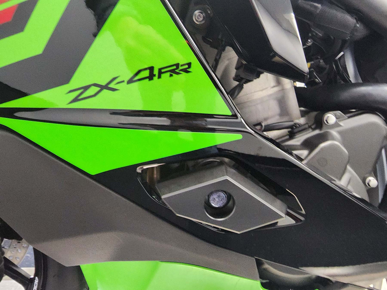 Graves Motorsports Diamond Frame Sliders - Kawasaki ZX4-RR (2023
