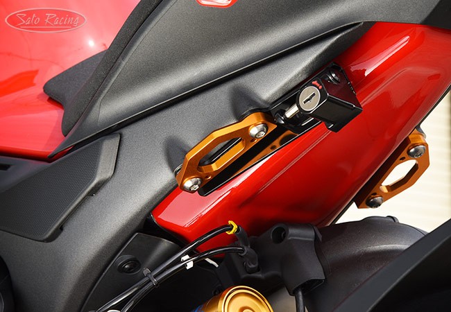 Sato Racing Racing Hook L /R Set  For Ducati Panigale  V4 2018 - 2021  Ducati StreetFighter V4 2020 - 2021