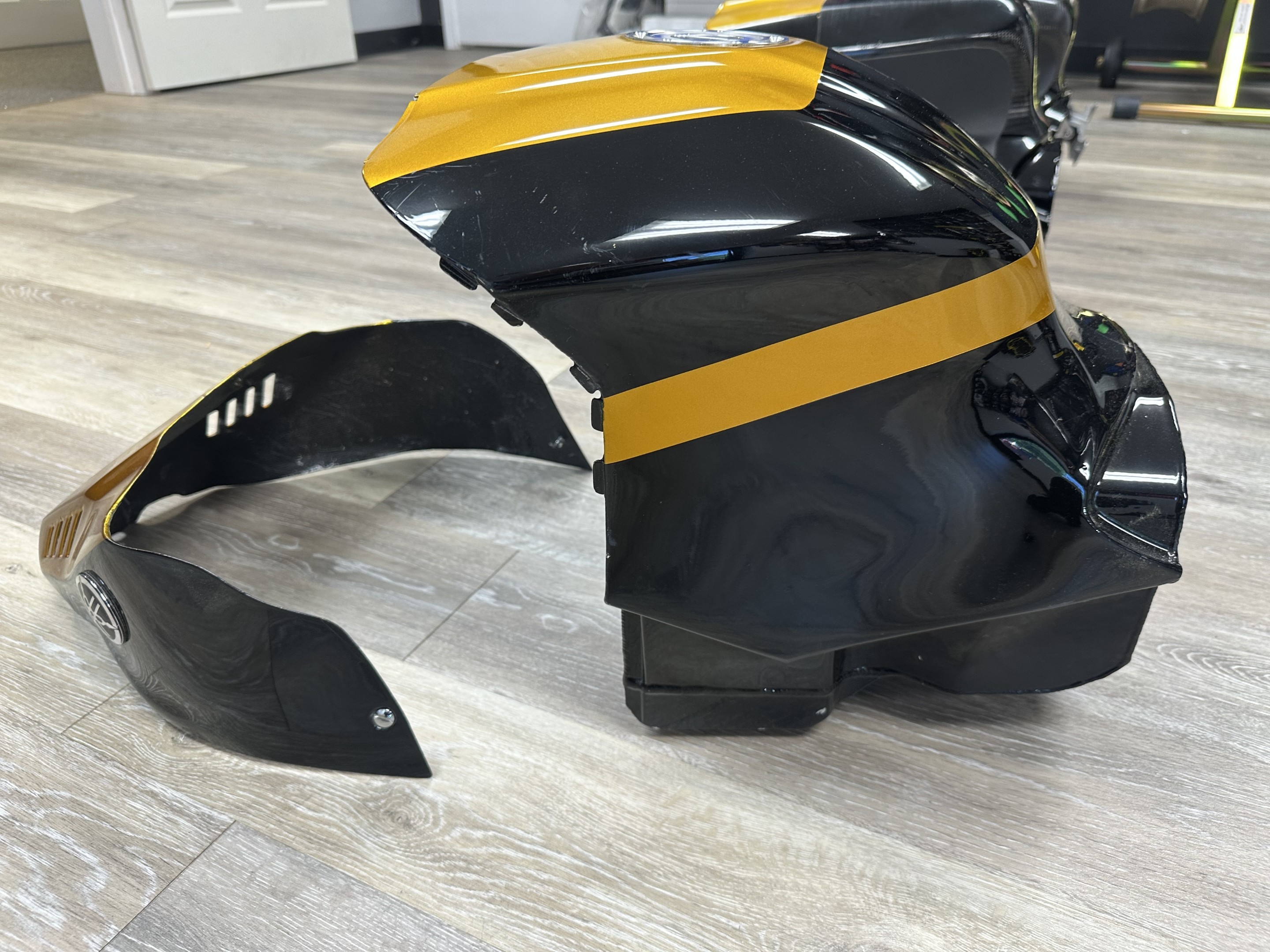 Factory YMUS / Westby Racing Superbike Fuel Tank Assembly - 2015-2025 Yamaha YZF-R1