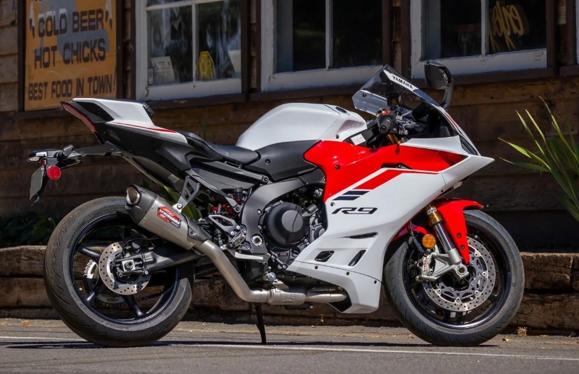 Yoshimura Race AT2 Full Stainless Steel Exhaust w/ Stainless Silencer | Yamaha | YZF-R9 (2025)