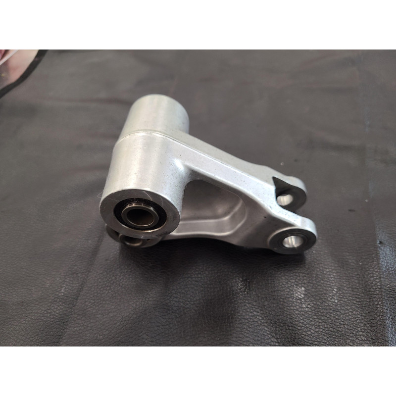 USED OEM Yamaha YZF-R1 / R1S / R1M / (15-21) Rear Suspension Link USED OEM Yamaha YZF-R1 / R1S / R1M / (15-21) Rear Suspension Link