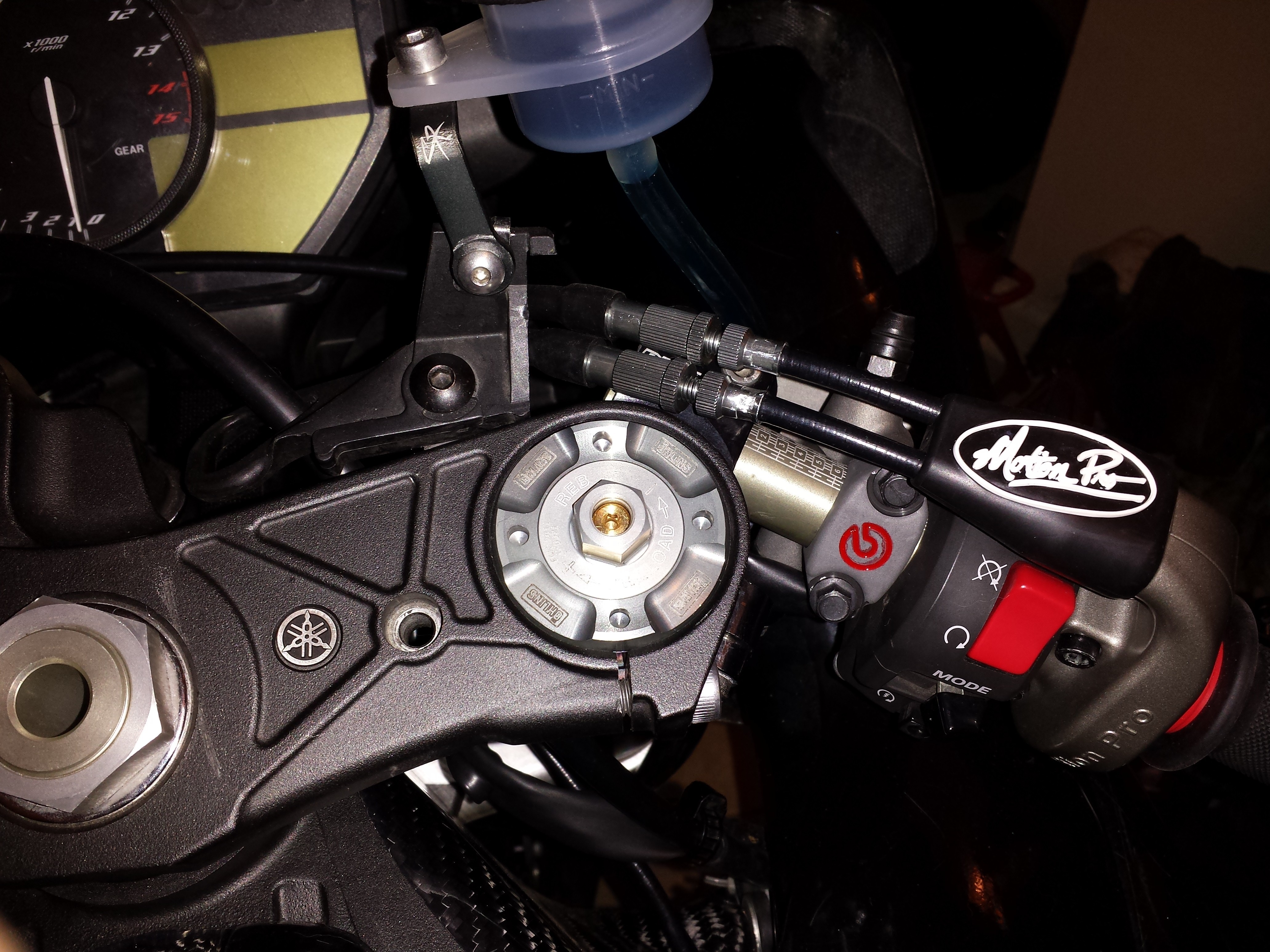 Brembo RCS CNC-Machine Clamp, Red Brembo Logo