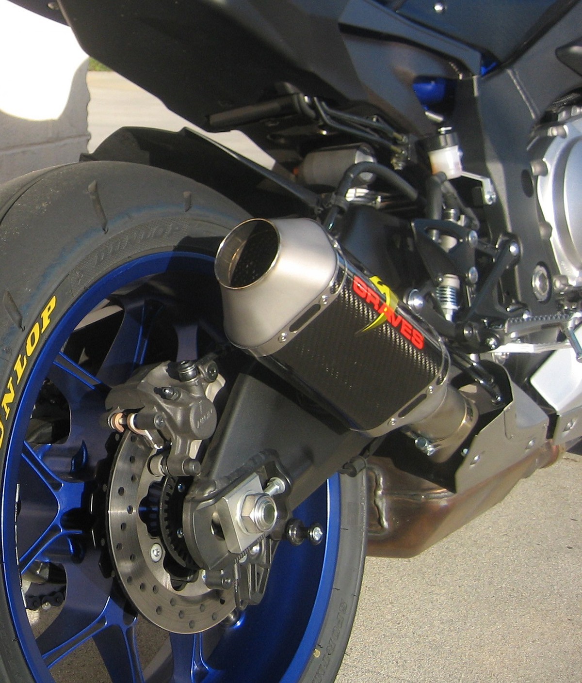Graves Motorsports 2015-16 Yamaha YZF-R1 Carbon Slip On Exhaust