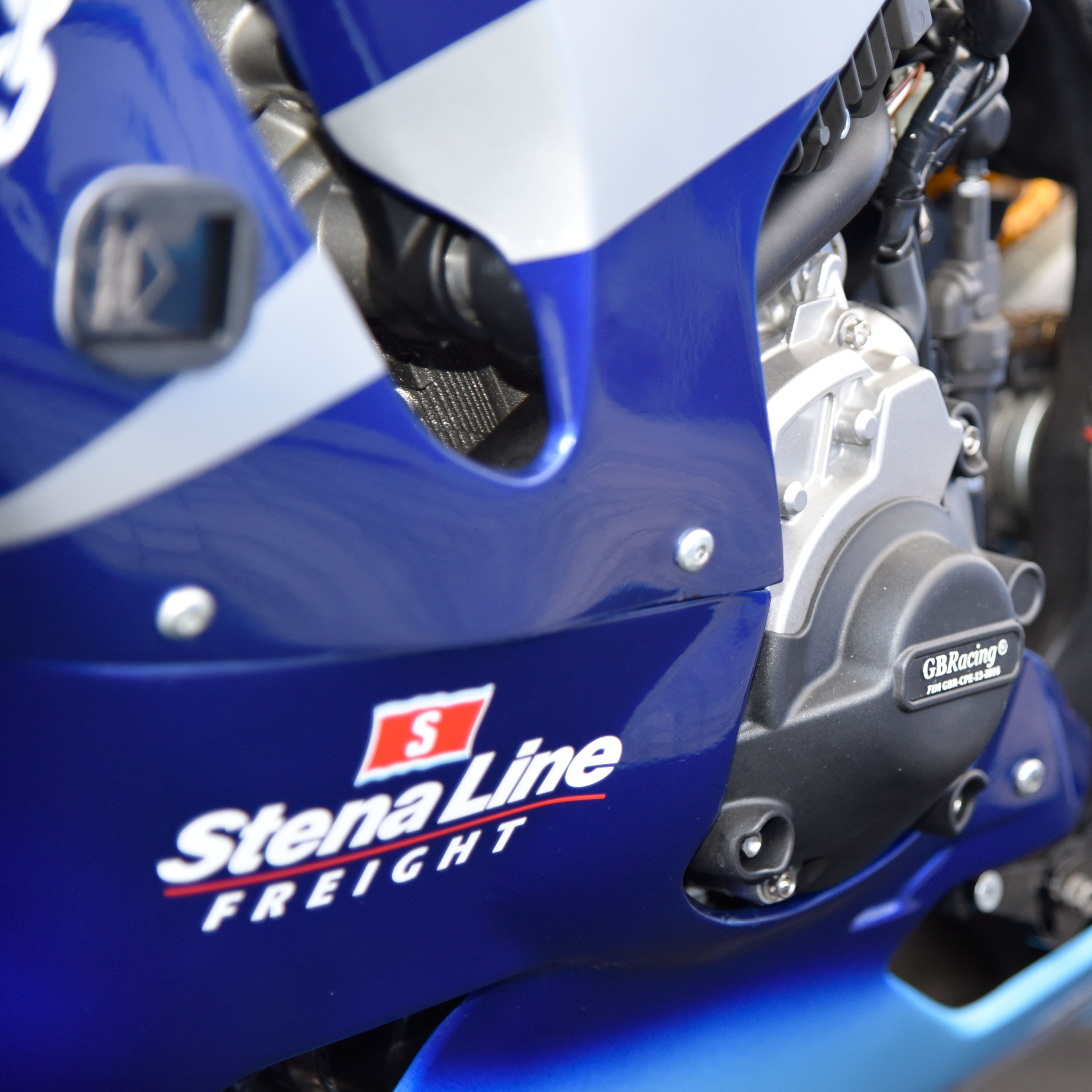 GB Racing Bullet Frame Slider Set R1 2015 - RACE VERSION