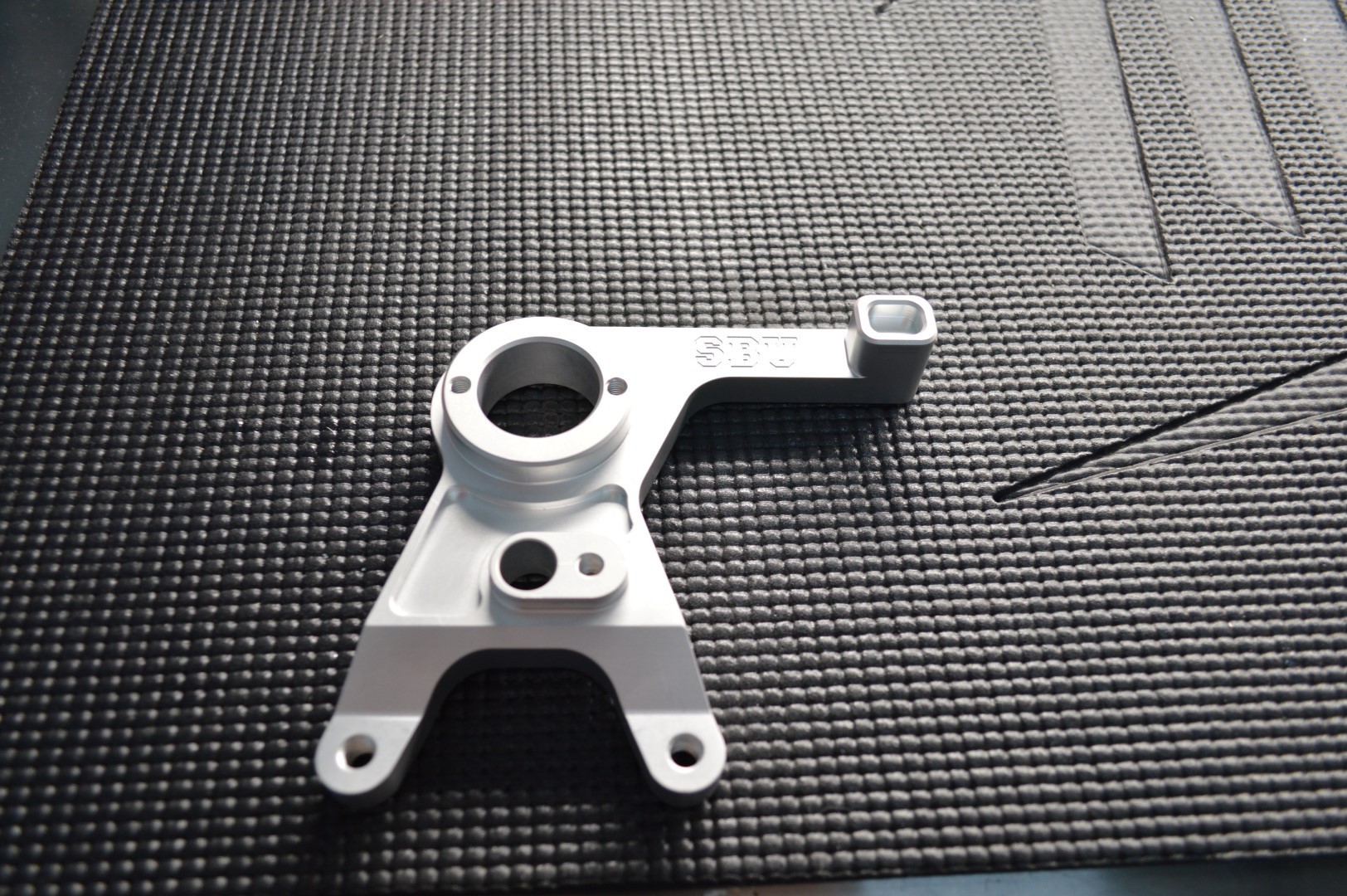 2015+  Yamaha YZF-R1 / R1M / R1S 64mm Under Mount Caliper Bracket