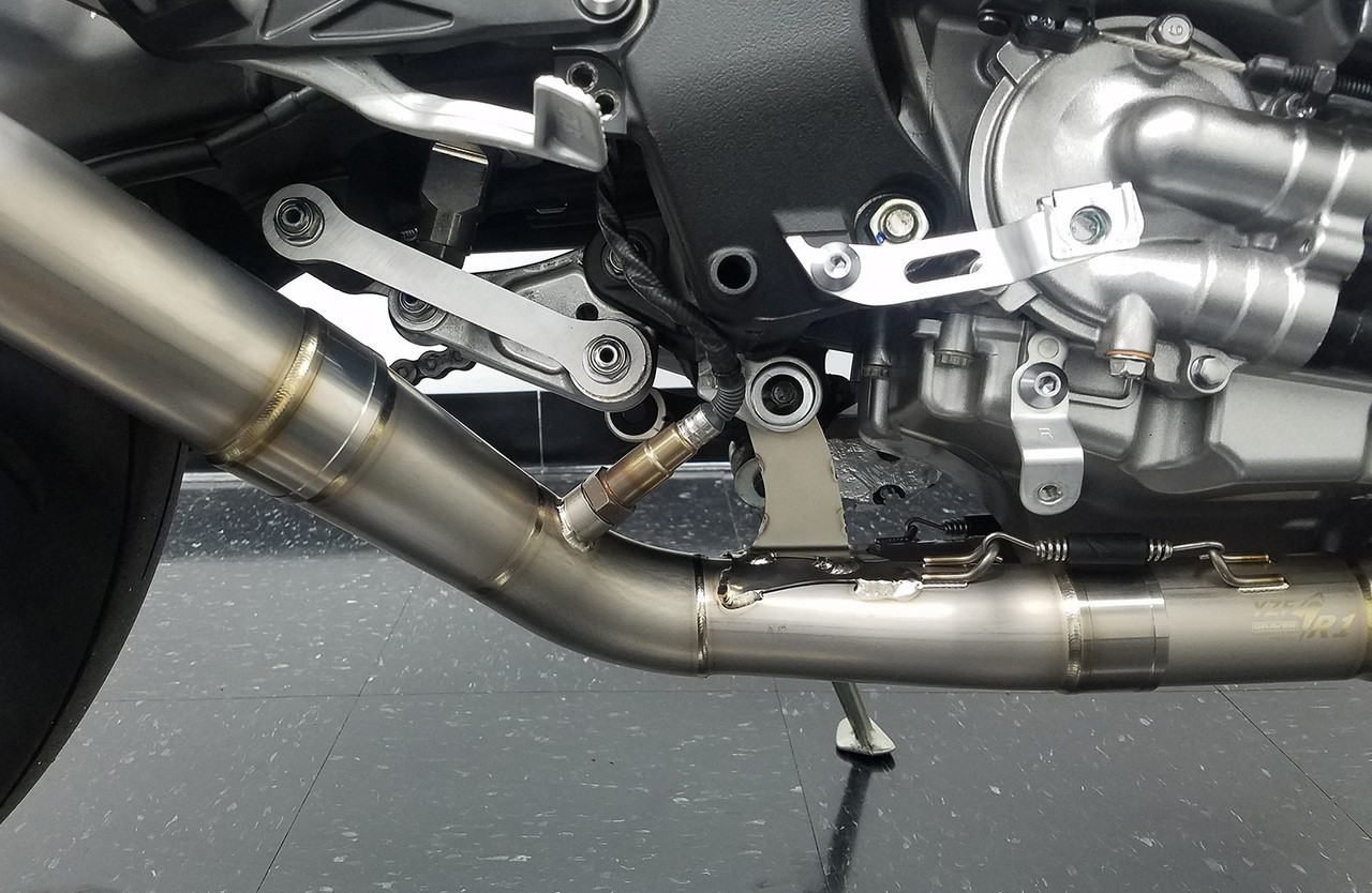 Graves Motorsports Yamaha R1 Full Titanium Exhaust System with Carbon 265mm Silencer