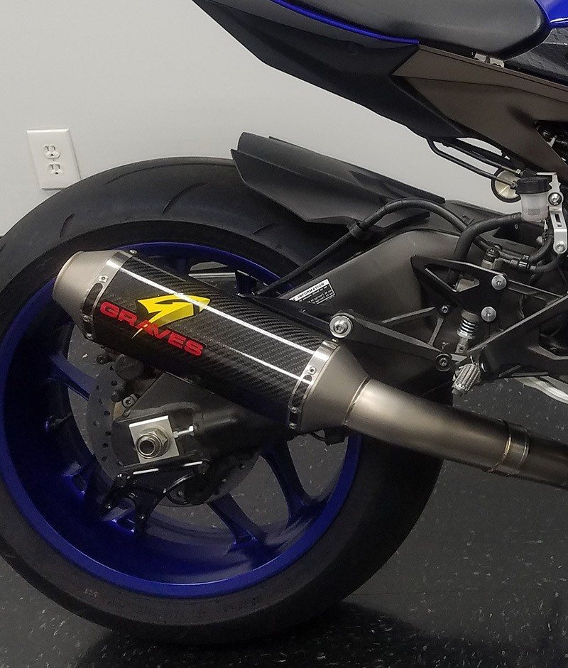 Graves Motorsports Yamaha R1 Full Titanium Exhaust System with Carbon 265mm Silencer