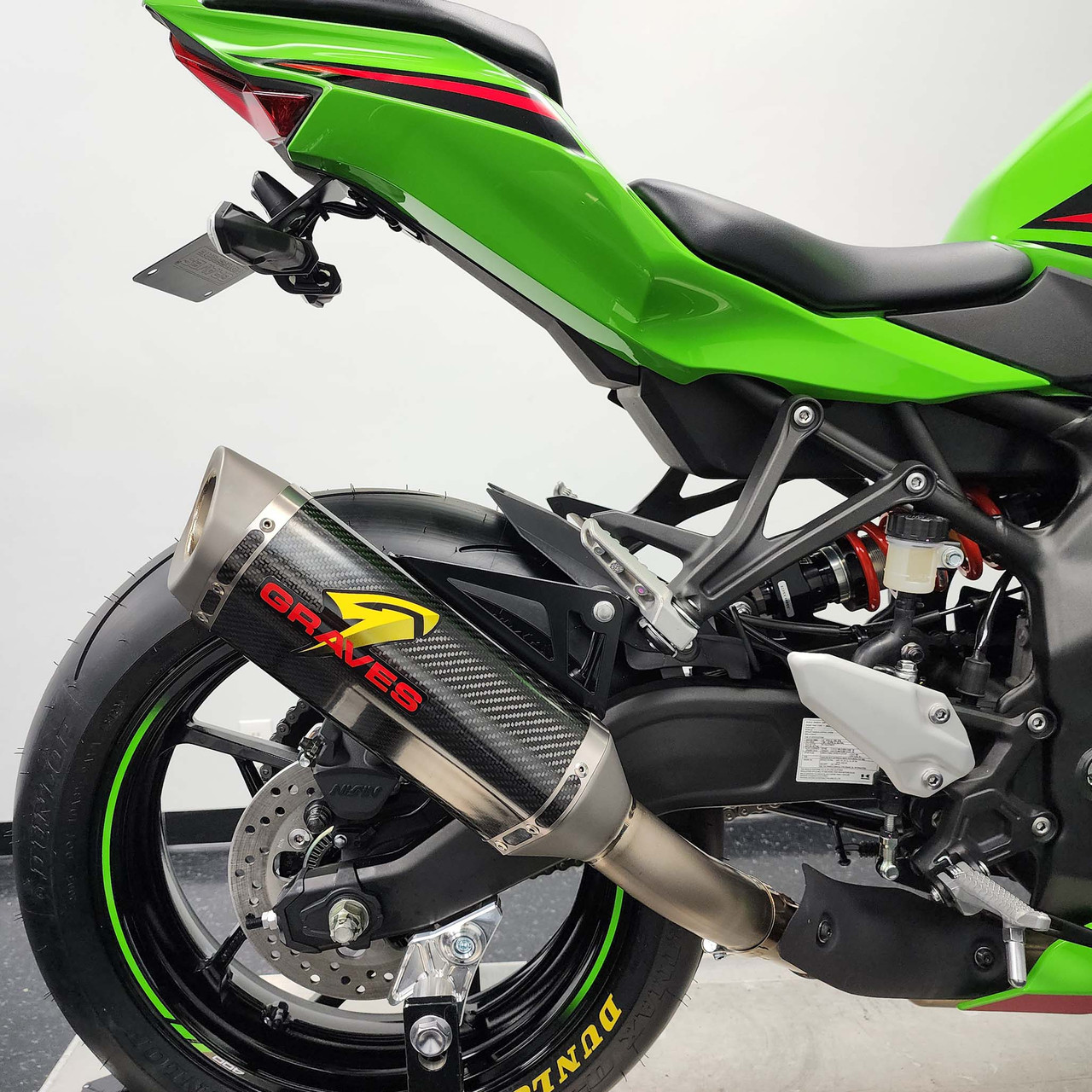 Graves Motorsports Cat-Back Carbon Slip-On - Kawasaki ZX-4RR (2023) -  EXK-23ZX4-CBTC